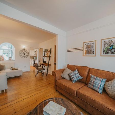 Cotswolds- Homely 2 Bed House With Garden, Wifi - Esho Stays Cirencester Luaran gambar