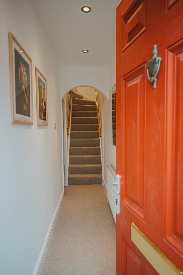 Cotswolds- Homely 2 Bed House With Garden, Wifi - Esho Stays Cirencester Luaran gambar