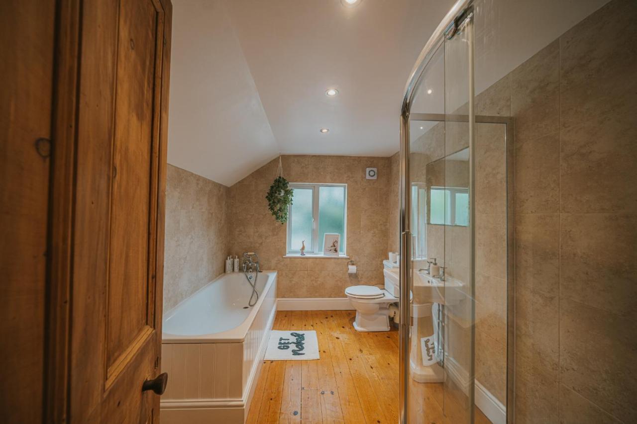 Cotswolds- Homely 2 Bed House With Garden, Wifi - Esho Stays Cirencester Luaran gambar