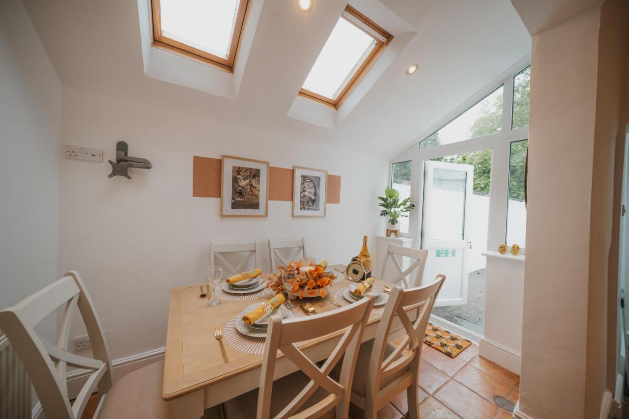 Cotswolds- Homely 2 Bed House With Garden, Wifi - Esho Stays Cirencester Luaran gambar