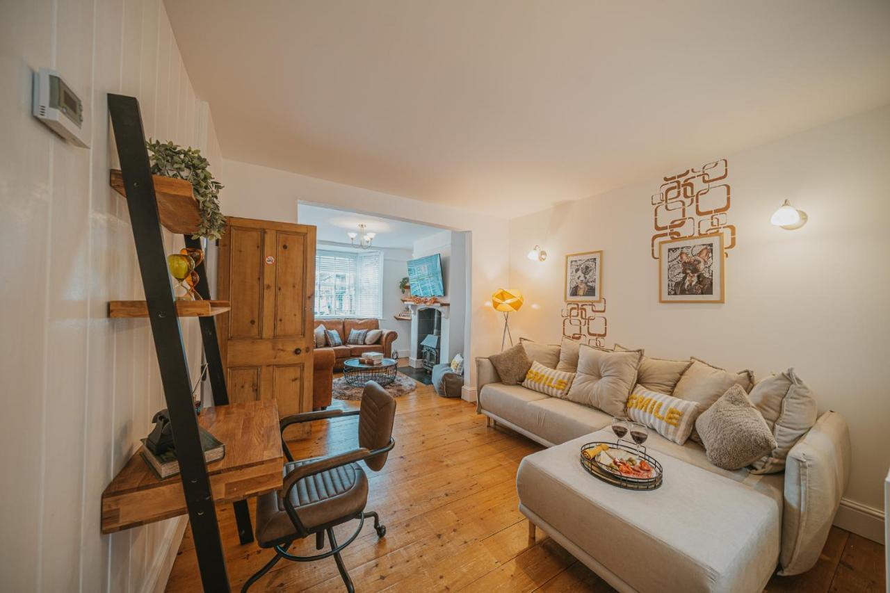 Cotswolds- Homely 2 Bed House With Garden, Wifi - Esho Stays Cirencester Luaran gambar